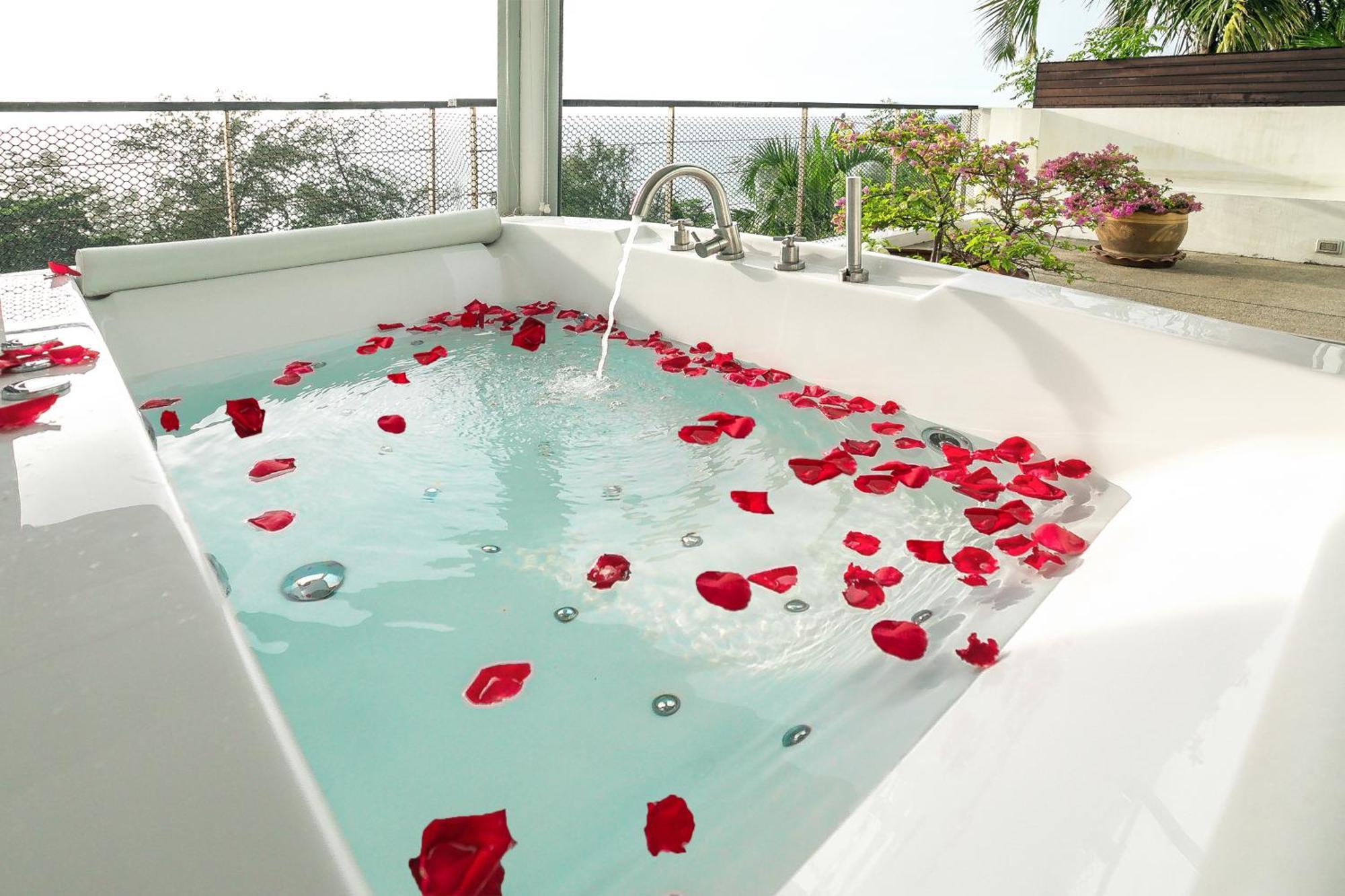 Surin Heights Villa Room photo